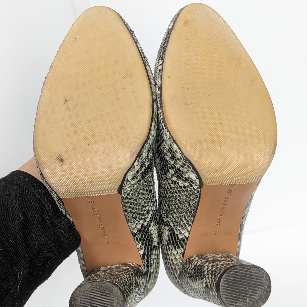 Banana republic leather snake skin pattern heels - Picture 12 of 16